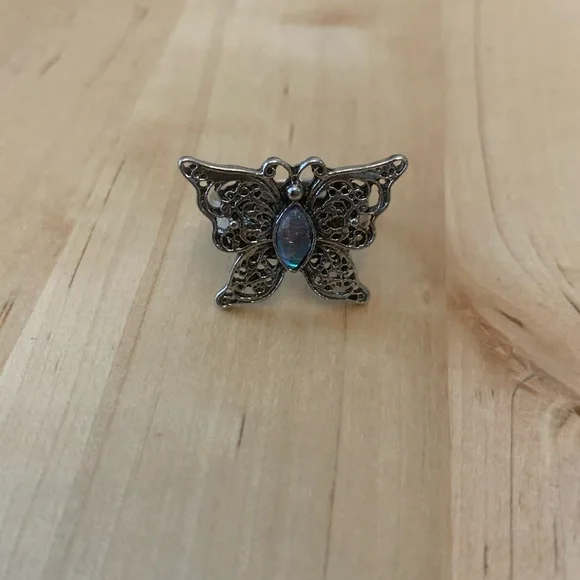 Butterfly 🦋 Ring - Picture 2 of 3